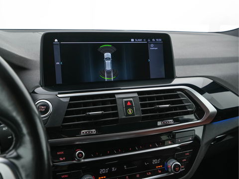 BMW X3 xDrive30e eDrive Edition M-Sportpack Plug-In (INCL-BTW) *LUXURY-LEATHER | FULL-LED | DIGI-COCKPIT | HIFI-SOUND | CARPLAY | DAB+ | HEATED-SPORTSEATS | AMBIENT-LIGHT | TOWBAR  | PRIVACY-GLASS | CARPLAY | SHIFT-PADDLES |  21''ALU*