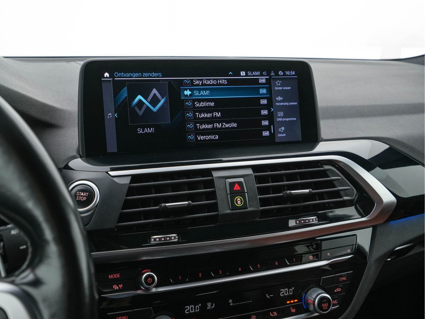 BMW X3 xDrive30e eDrive Edition M-Sportpack Plug-In (INCL-BTW) *LUXURY-LEATHER | FULL-LED | DIGI-COCKPIT | HIFI-SOUND | CARPLAY | DAB+ | HEATED-SPORTSEATS | AMBIENT-LIGHT | TOWBAR  | PRIVACY-GLASS | CARPLAY | SHIFT-PADDLES |  21''ALU*