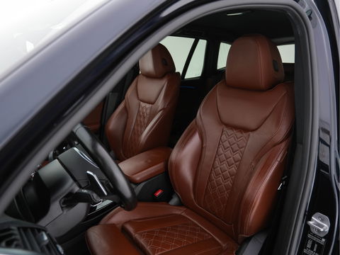 BMW X3 xDrive30e eDrive Edition M-Sportpack Plug-In (INCL-BTW) *LUXURY-LEATHER | FULL-LED | DIGI-COCKPIT | HIFI-SOUND | CARPLAY | DAB+ | HEATED-SPORTSEATS | AMBIENT-LIGHT | TOWBAR  | PRIVACY-GLASS | CARPLAY | SHIFT-PADDLES |  21''ALU*