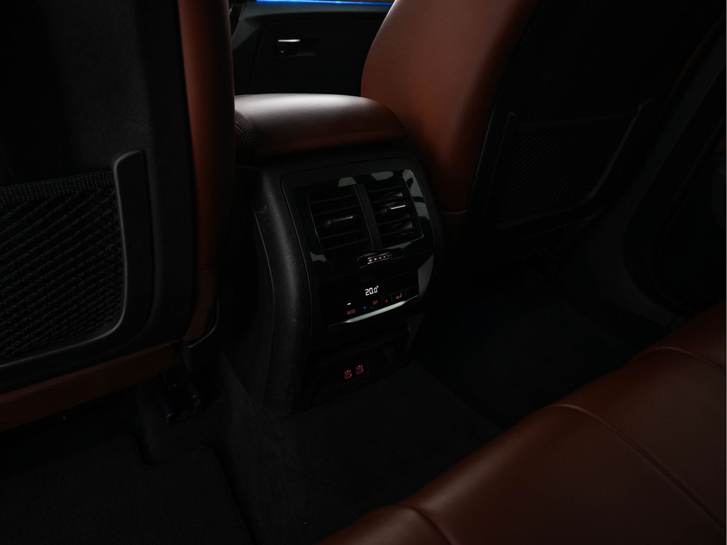 BMW X3 xDrive30e eDrive Edition M-Sportpack Plug-In (INCL-BTW) *LUXURY-LEATHER | FULL-LED | DIGI-COCKPIT | HIFI-SOUND | CARPLAY | DAB+ | HEATED-SPORTSEATS | AMBIENT-LIGHT | TOWBAR  | PRIVACY-GLASS | CARPLAY | SHIFT-PADDLES |  21''ALU*