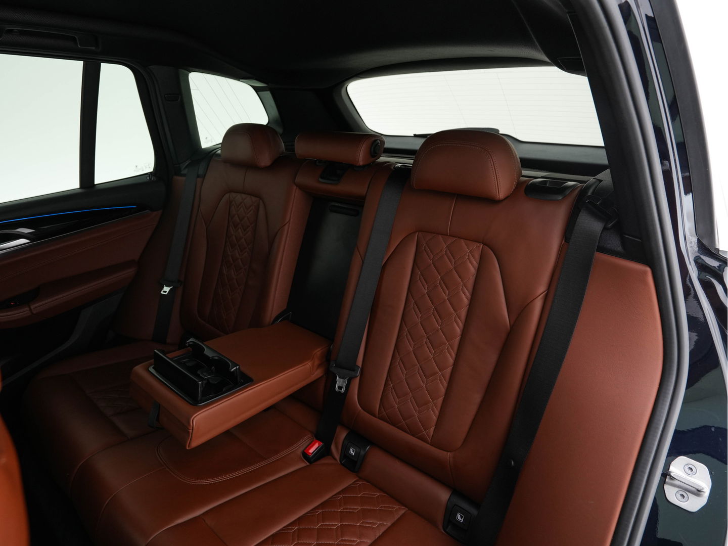 BMW X3 xDrive30e eDrive Edition M-Sportpack Plug-In (INCL-BTW) *LUXURY-LEATHER | FULL-LED | DIGI-COCKPIT | HIFI-SOUND | CARPLAY | DAB+ | HEATED-SPORTSEATS | AMBIENT-LIGHT | TOWBAR  | PRIVACY-GLASS | CARPLAY | SHIFT-PADDLES |  21''ALU*