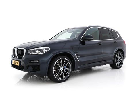 BMW X3 xDrive30e eDrive Edition M-Sportpack Plug-In (INCL-BTW) *LUXURY-LEATHER | FULL-LED | DIGI-COCKPIT | HIFI-SOUND | CARPLAY | DAB+ | HEATED-SPORTSEATS | AMBIENT-LIGHT | TOWBAR  | PRIVACY-GLASS | CARPLAY | SHIFT-PADDLES |  21''ALU*