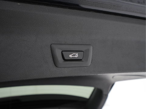 BMW X3 xDrive30e eDrive Edition M-Sportpack Plug-In (INCL-BTW) *LUXURY-LEATHER | FULL-LED | DIGI-COCKPIT | HIFI-SOUND | CARPLAY | DAB+ | HEATED-SPORTSEATS | AMBIENT-LIGHT | TOWBAR  | PRIVACY-GLASS | CARPLAY | SHIFT-PADDLES |  21''ALU*