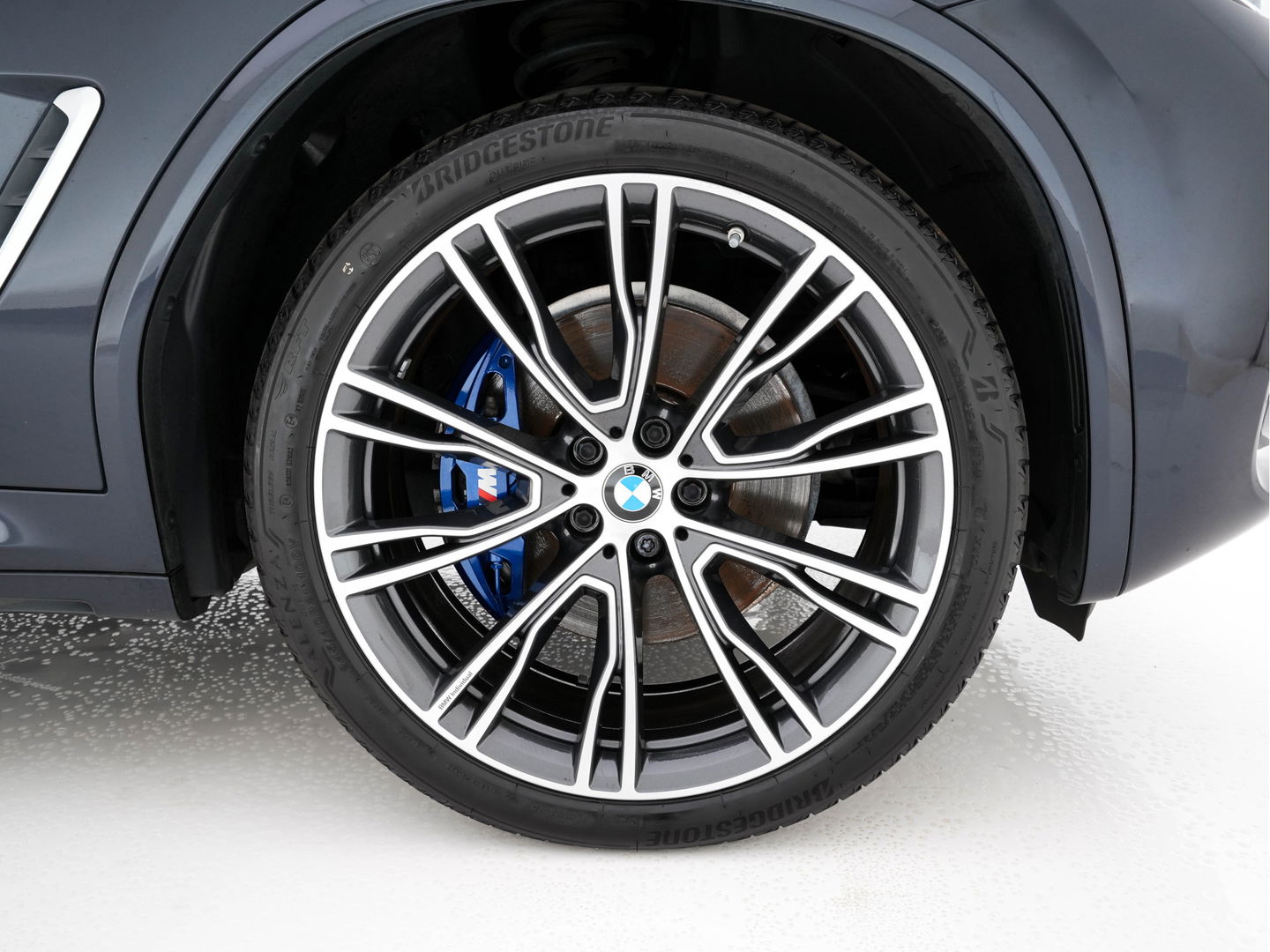 BMW X3 xDrive30e eDrive Edition M-Sportpack Plug-In (INCL-BTW) *LUXURY-LEATHER | FULL-LED | DIGI-COCKPIT | HIFI-SOUND | CARPLAY | DAB+ | HEATED-SPORTSEATS | AMBIENT-LIGHT | TOWBAR  | PRIVACY-GLASS | CARPLAY | SHIFT-PADDLES |  21''ALU*