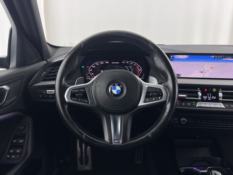 BMW 1-serie M135i xDrive M-Sportpack High Executive Aut. *ALCANTARA-MICROFIBRE | FULL-LED | HEATED-SPORTSEATS | SHIFT-PADDLES | DIGI-COCKPIT | HEAD-UP | NAVI-FULLMAP | DAB+ | PRIVACY-GLASS | AMBIENT-LIGHT | CARBON-INLAY | CARPLAY | 19''ALU*