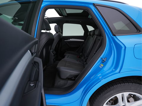 Audi Q5 Audi Q5 50 TFSI e S-Line Black-Edition Quattro Plug-In (INCL-BTW) *PANO | LEATHER-FABRIC | FULL-LED | DIGI-COCKPIT | NAVI-FULLMAP | HEATED-SPORTSEATS | KEYLESS | DAB+ | CAMERA | PRIVACY-GLASS | SHIFT-PADDLES | ECC | AMBIENT-LIGHT | PDC | CRUISE .