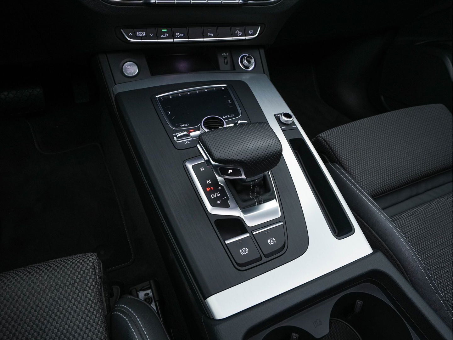 Audi Q5 Audi Q5 50 TFSI e S-Line Black-Edition Quattro Plug-In (INCL-BTW) *PANO | LEATHER-FABRIC | FULL-LED | DIGI-COCKPIT | NAVI-FULLMAP | HEATED-SPORTSEATS | KEYLESS | DAB+ | CAMERA | PRIVACY-GLASS | SHIFT-PADDLES | ECC | AMBIENT-LIGHT | PDC | CRUISE .