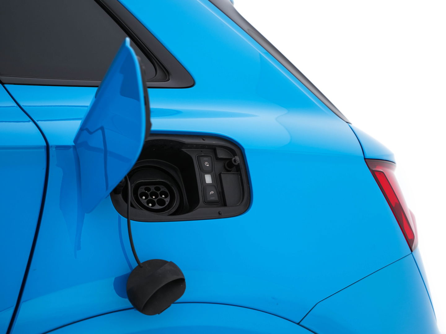 Audi Q5 Audi Q5 50 TFSI e S-Line Black-Edition Quattro Plug-In (INCL-BTW) *PANO | LEATHER-FABRIC | FULL-LED | DIGI-COCKPIT | NAVI-FULLMAP | HEATED-SPORTSEATS | KEYLESS | DAB+ | CAMERA | PRIVACY-GLASS | SHIFT-PADDLES | ECC | AMBIENT-LIGHT | PDC | CRUISE .