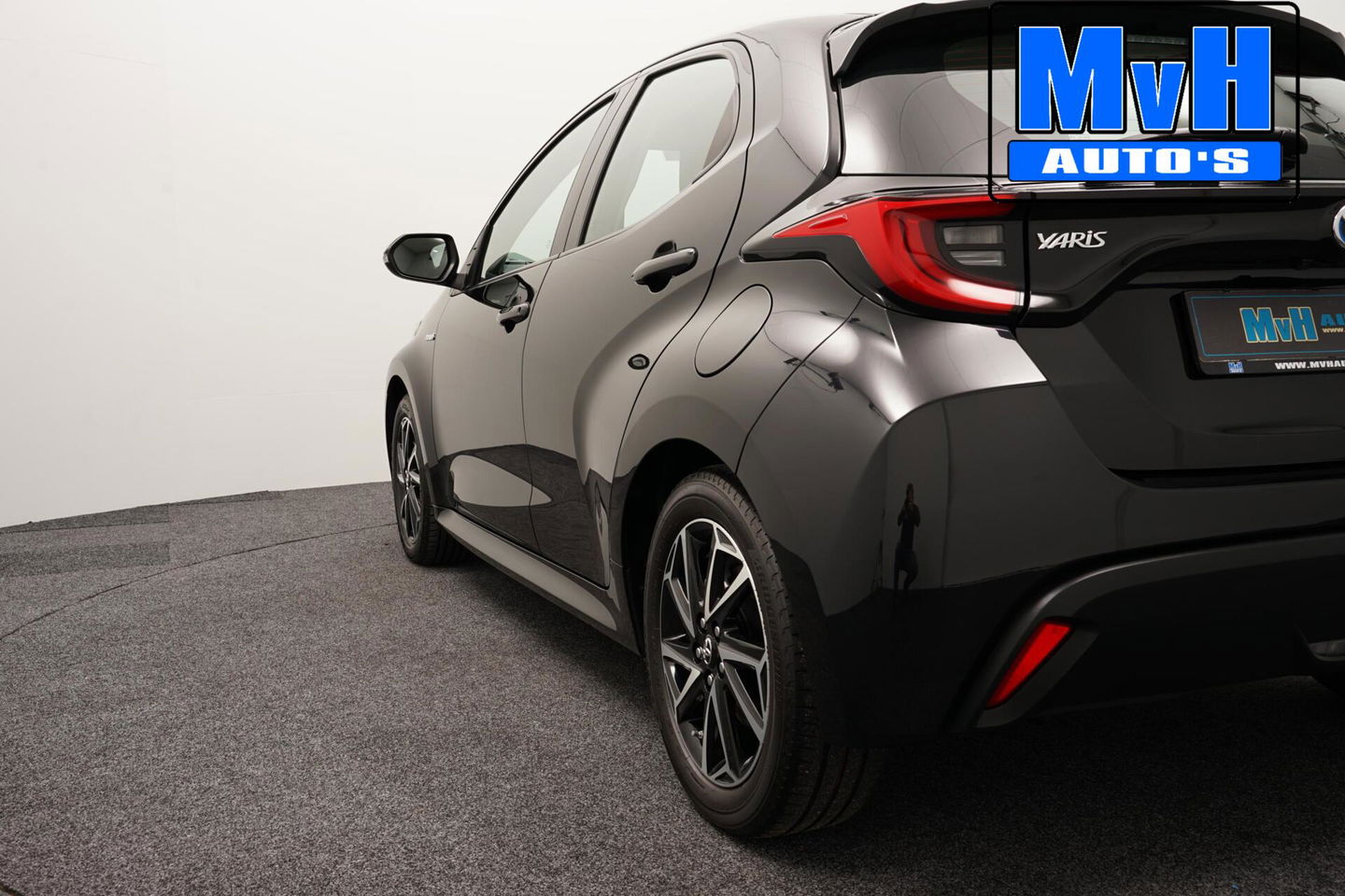 Toyota Yaris 1.5 Hybrid Business Plus|CAMERA|LED|CARPLAY|ACC