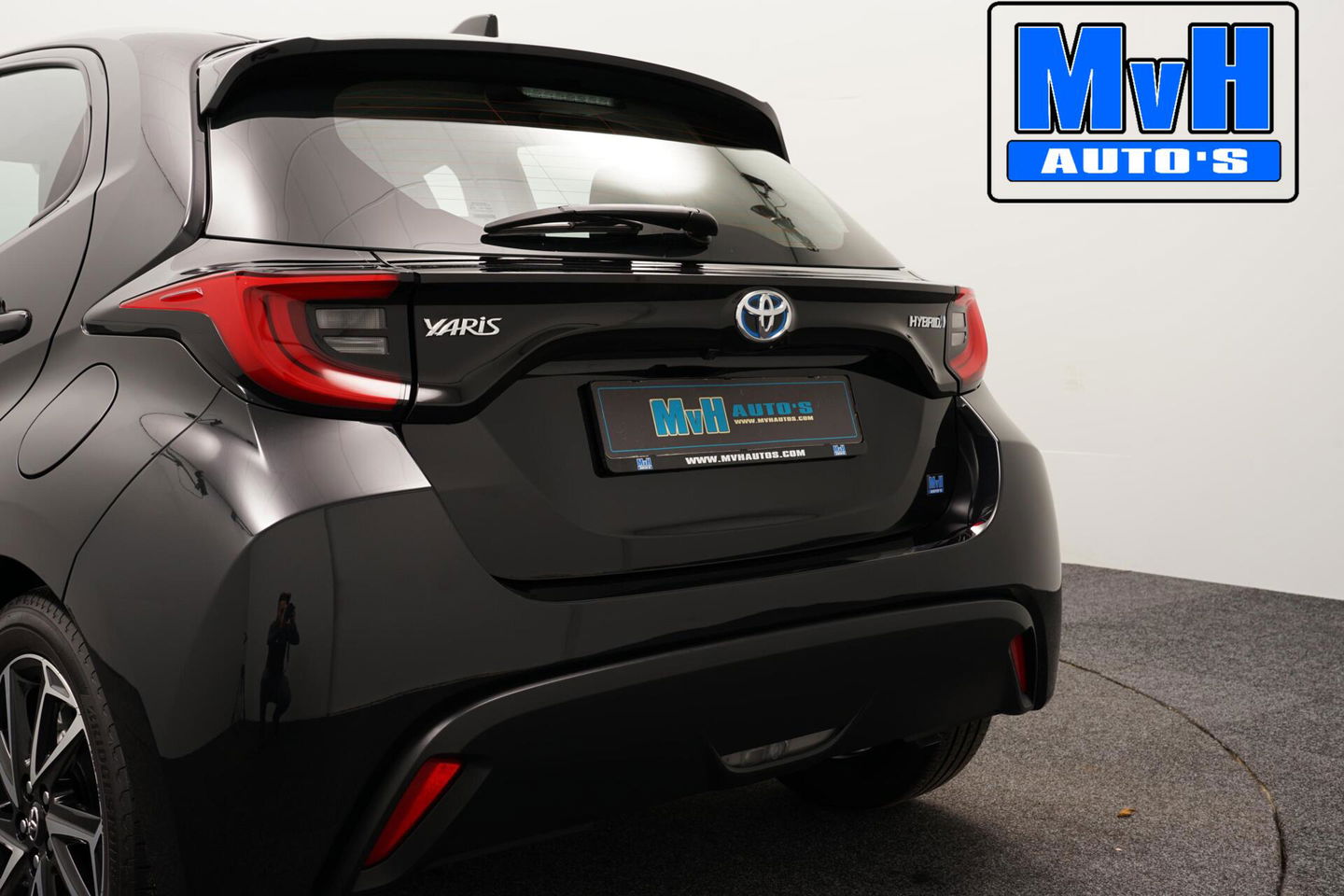 Toyota Yaris 1.5 Hybrid Business Plus|CAMERA|LED|CARPLAY|ACC