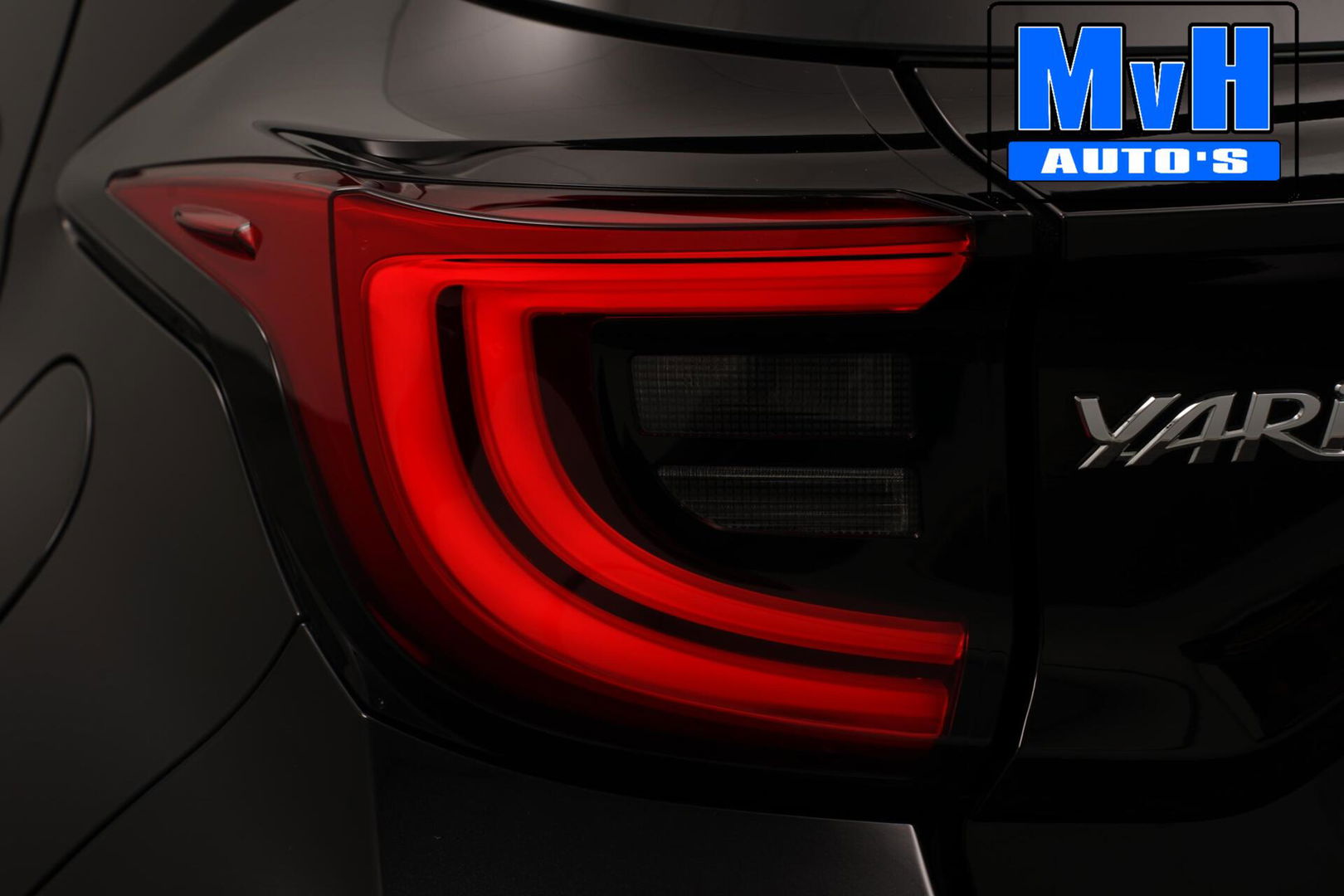 Toyota Yaris 1.5 Hybrid Business Plus|CAMERA|LED|CARPLAY|ACC