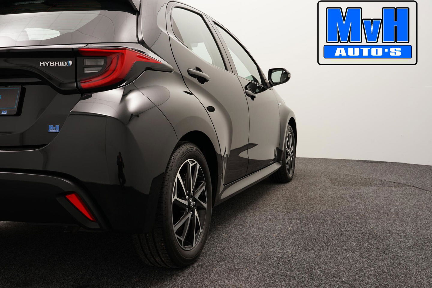 Toyota Yaris 1.5 Hybrid Business Plus|CAMERA|LED|CARPLAY|ACC