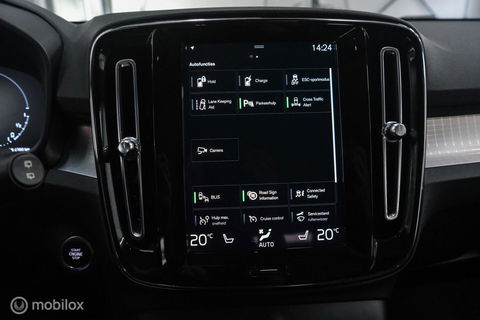 Volvo XC40 1.5 T4 Recharge Inscription Expression | Trekhaak | Camera | Stoel + stuurwielverwarming | btw auto | 1e eigenaar | rijklaarprij