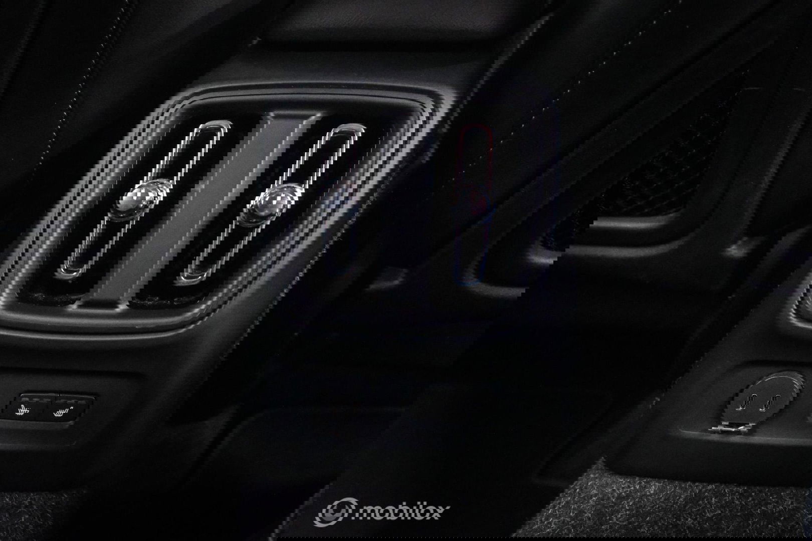 Volvo XC40 1.5 T4 Recharge Inscription Expression | Trekhaak | Camera | Stoel + stuurwielverwarming | btw auto | 1e eigenaar | rijklaarprij