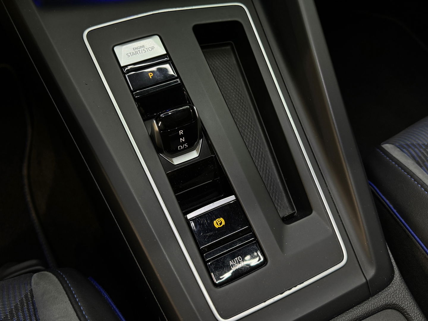 Volkswagen Golf 2.0 TSI R 4M Performance Pano|H/K|Akrapovic