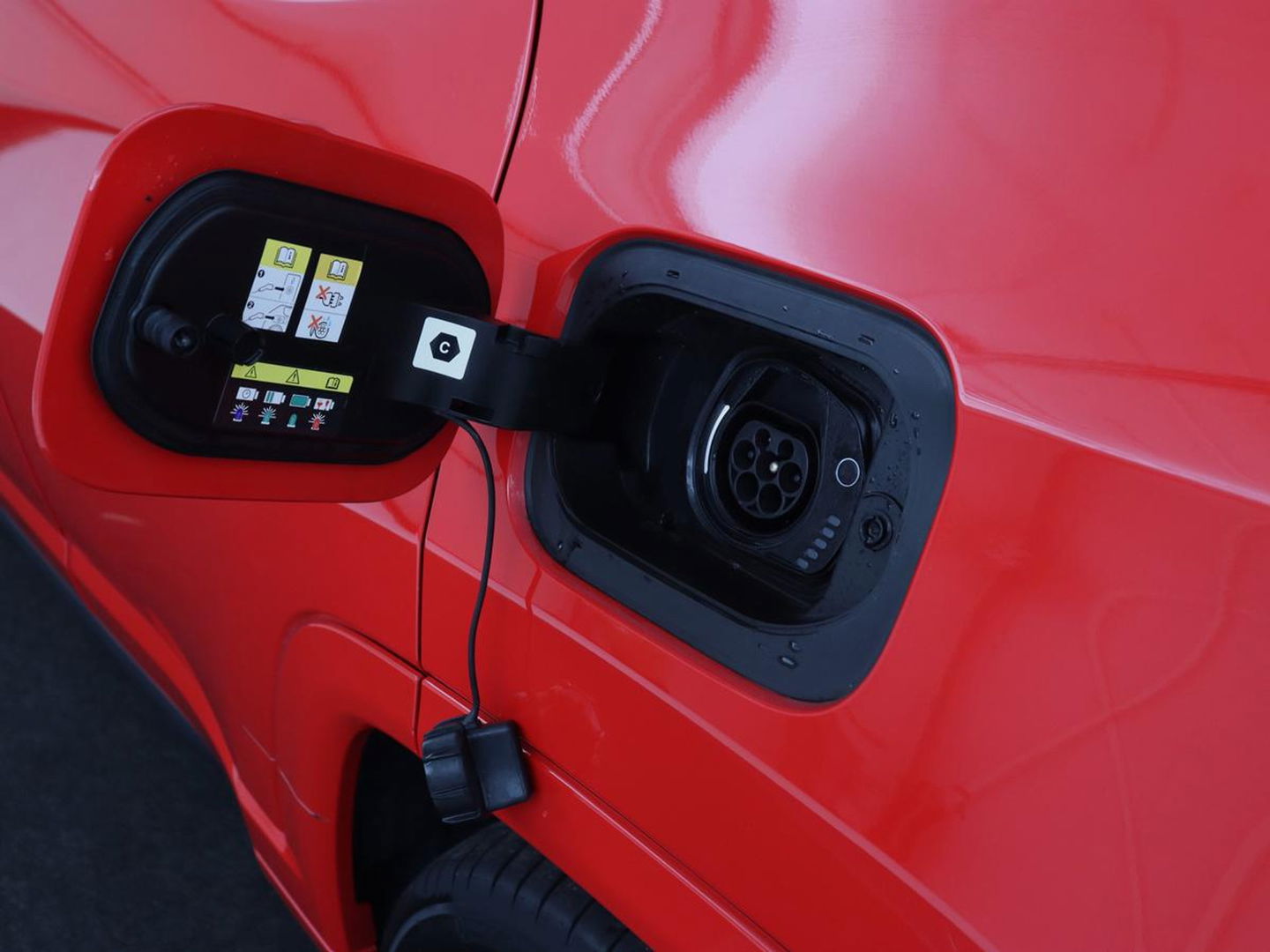 Jeep Compass 4xe 240 Plug-in Hybrid Electric S | Panoramadak | Trekhaak | 360 Camera | Leder | Stoelverwarming | Alpine Sound | Carplay | Stuurverwarming | Adaptive cruise | Navigatie | PHEV