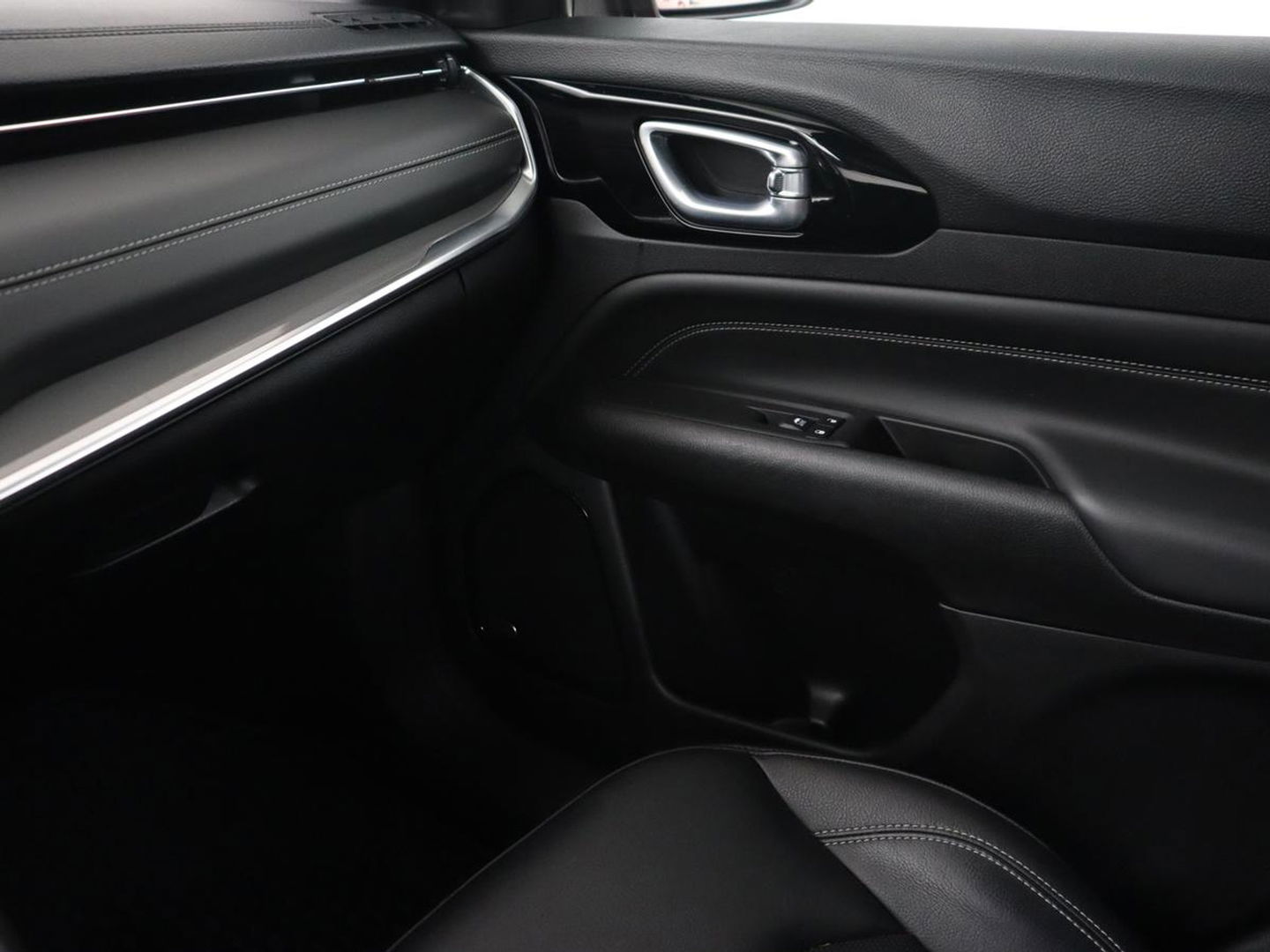 Jeep Compass 4xe 240 Plug-in Hybrid Electric S | Panoramadak | Trekhaak | 360 Camera | Leder | Stoelverwarming | Alpine Sound | Carplay | Stuurverwarming | Adaptive cruise | Navigatie | PHEV