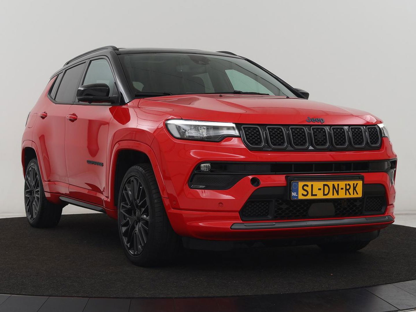Jeep Compass 4xe 240 Plug-in Hybrid Electric S | Panoramadak | Trekhaak | 360 Camera | Leder | Stoelverwarming | Alpine Sound | Carplay | Stuurverwarming | Adaptive cruise | Navigatie | PHEV