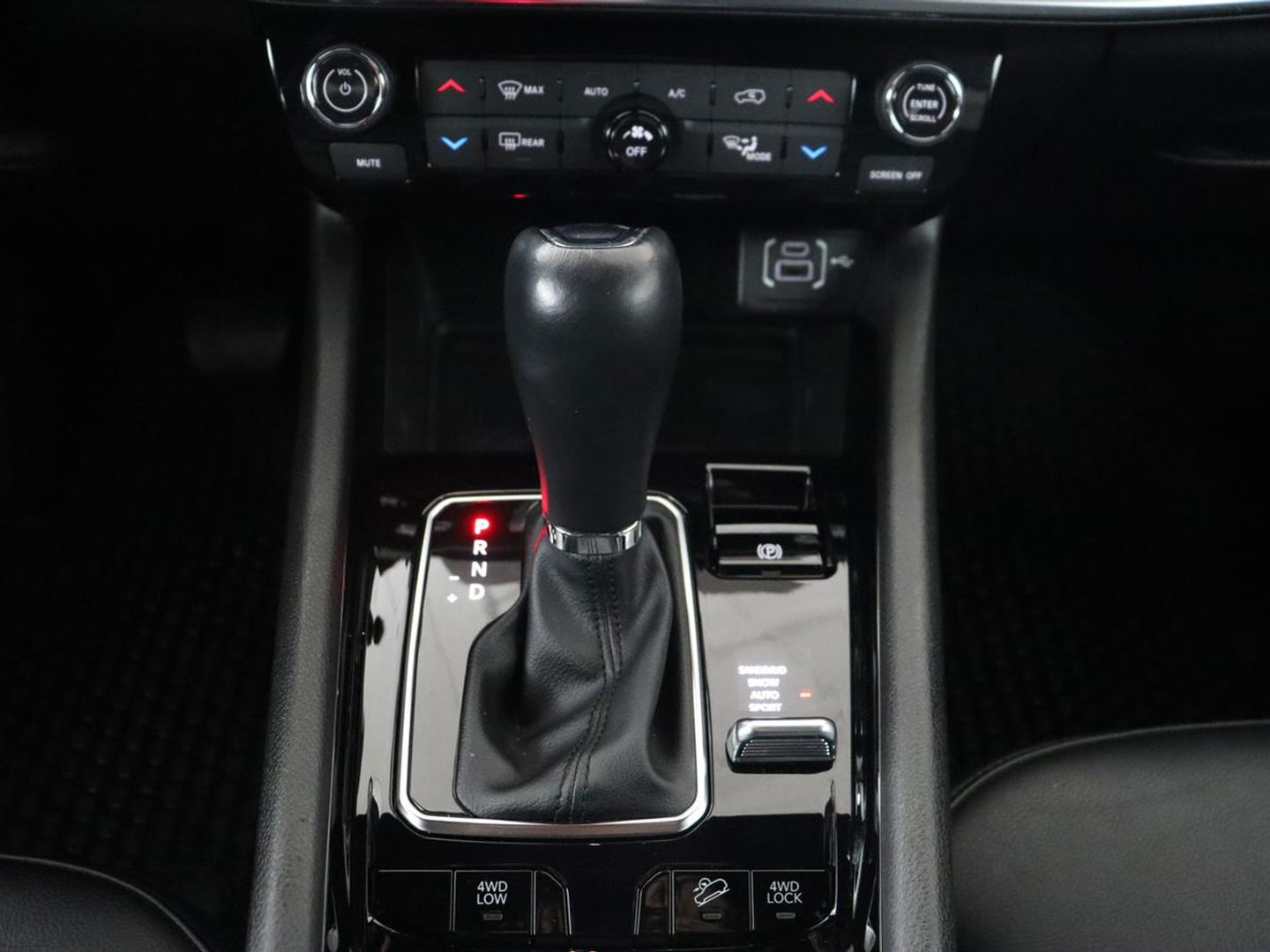 Jeep Compass 4xe 240 Plug-in Hybrid Electric S | Panoramadak | Trekhaak | 360 Camera | Leder | Stoelverwarming | Alpine Sound | Carplay | Stuurverwarming | Adaptive cruise | Navigatie | PHEV