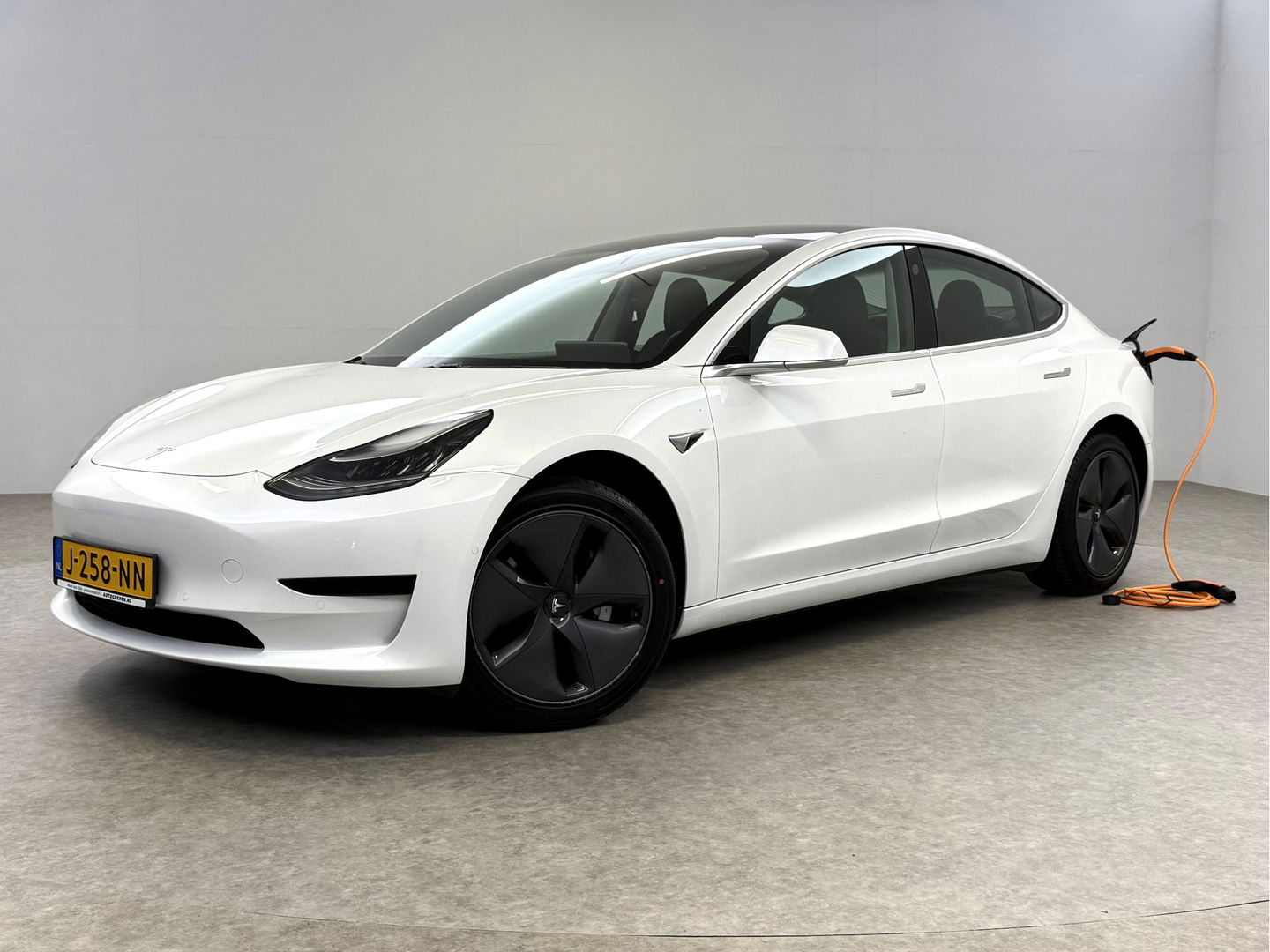 Tesla Model 3 Standard RWD Plus 238PK 60 kWh | Pano | Memory | Virtual | Adaptive Cruise | Keyless | Camera | Leder | NAP
