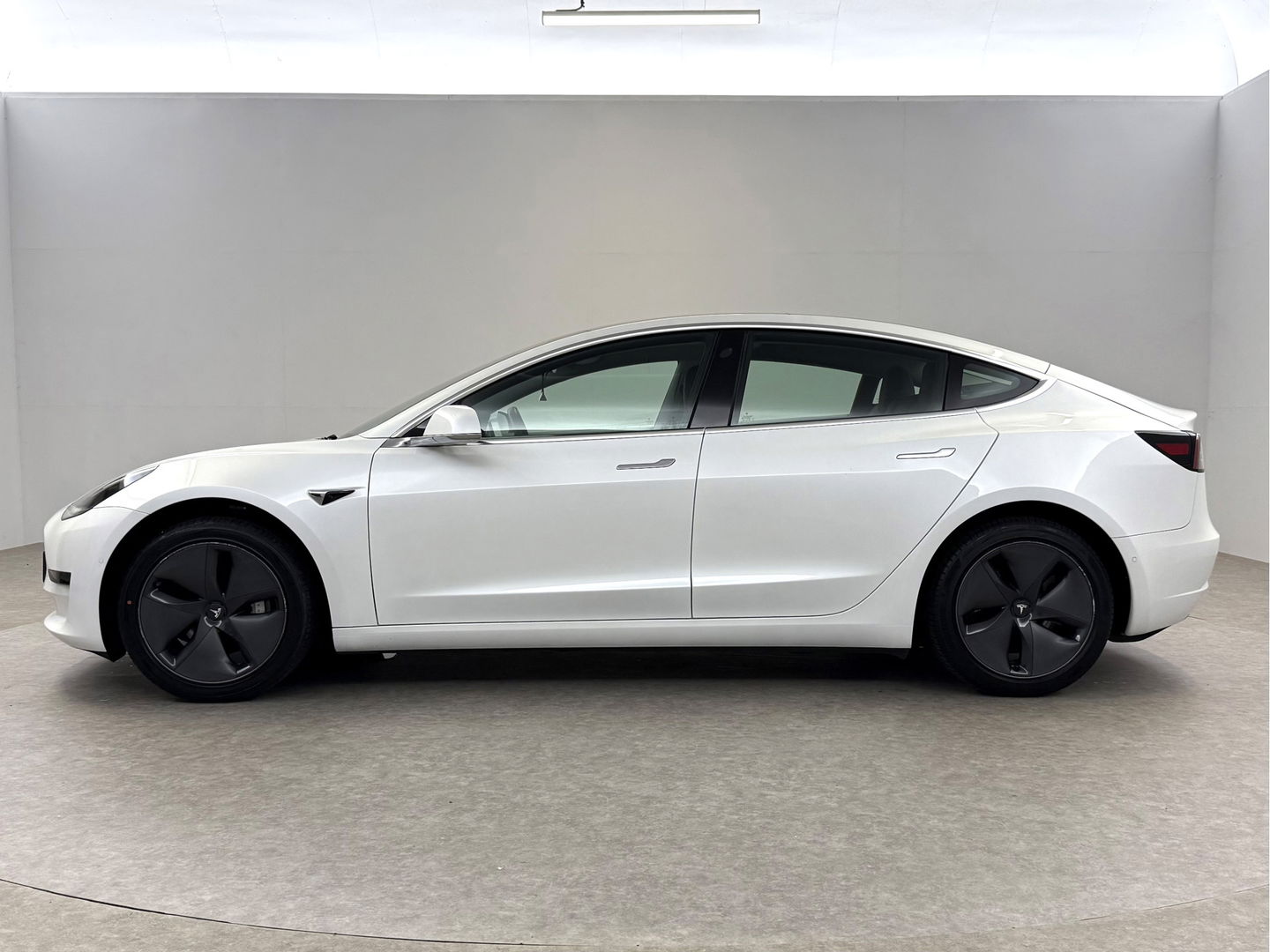 Tesla Model 3 Standard RWD Plus 238PK 60 kWh | Pano | Memory | Virtual | Adaptive Cruise | Keyless | Camera | Leder | NAP