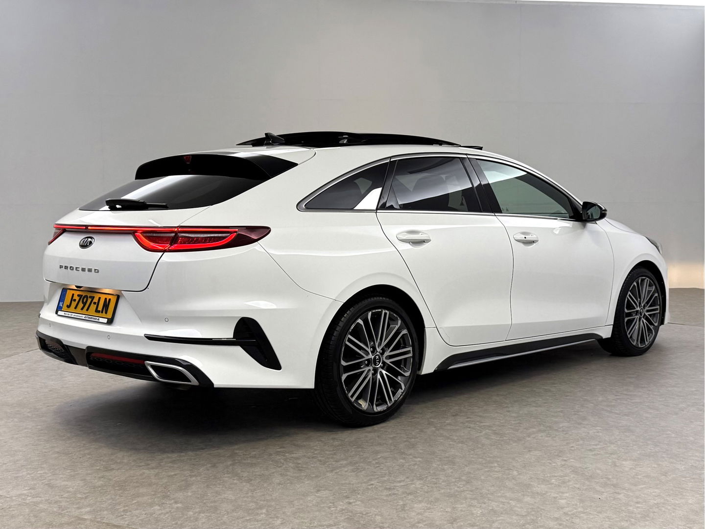 Kia ProCeed 1.4 T-GDI GT-PlusLine | Pano | Memory | JBL Audio | Virtual | Camera | Carplay | Stoel/Stuur verwarmd | NAP