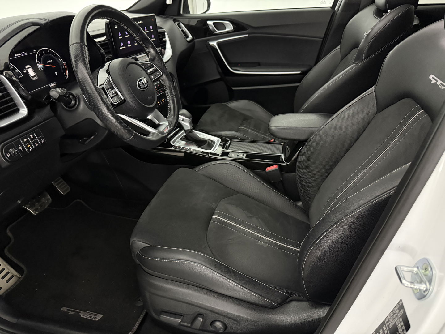Kia ProCeed 1.4 T-GDI GT-PlusLine | Pano | Memory | JBL Audio | Virtual | Camera | Carplay | Stoel/Stuur verwarmd | NAP