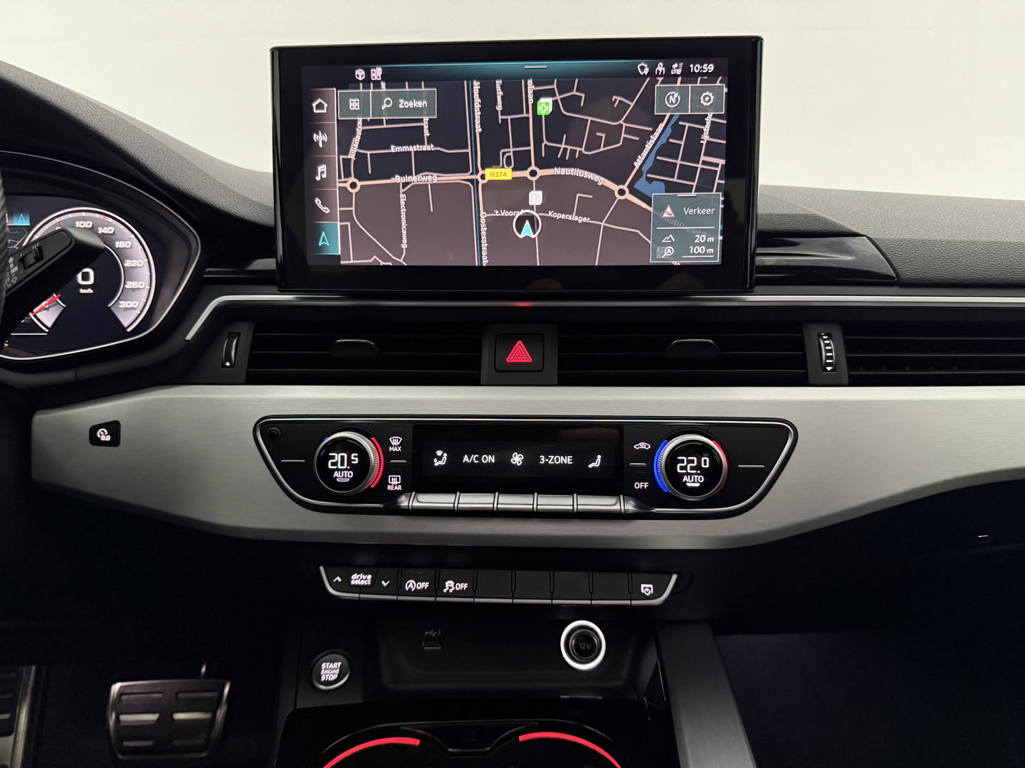 Audi A4 35 TFSI 150PK S-line | Pano | Virtual | Sfeerverl. | Carplay | Trekh. | Keyless | NAP