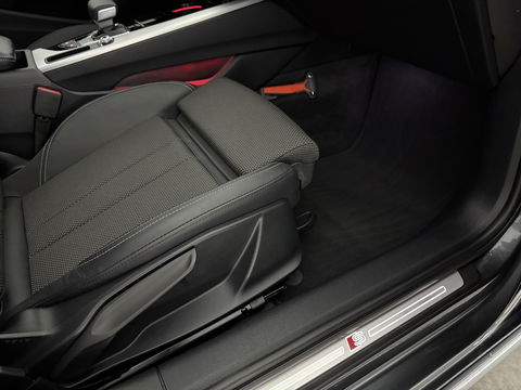 Audi A4 35 TFSI 150PK S-line | Pano | Virtual | Sfeerverl. | Carplay | Trekh. | Keyless | NAP