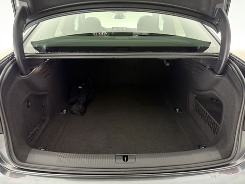 Audi A4 35 TFSI 150PK S-line | Pano | Virtual | Sfeerverl. | Carplay | Trekh. | Keyless | NAP