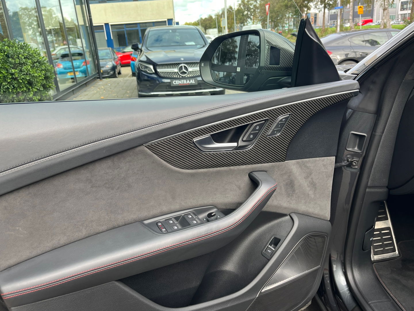 Audi RSQ8 4.0 TFSI Quattro|ABT|Pano|Keramisch|B&O|Carbon|Massage|Head-Up|Memory|Camera|Schaalstoelen|Leder|Keyless|Luchtvering