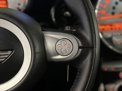 MINI Clubman 1.6 Cooper 3+1 Business Line | Origineel Nederlands | Cruise Control | Parkeersensoren Achter | 16" Lichtmetaal | Airconditioning | Centrale Deurvergrendeling |