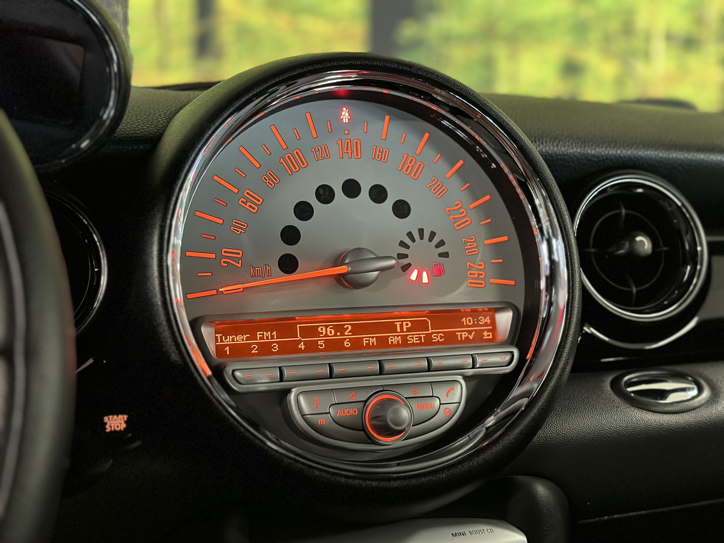 MINI Clubman 1.6 Cooper 3+1 Business Line | Origineel Nederlands | Cruise Control | Parkeersensoren Achter | 16" Lichtmetaal | Airconditioning | Centrale Deurvergrendeling |