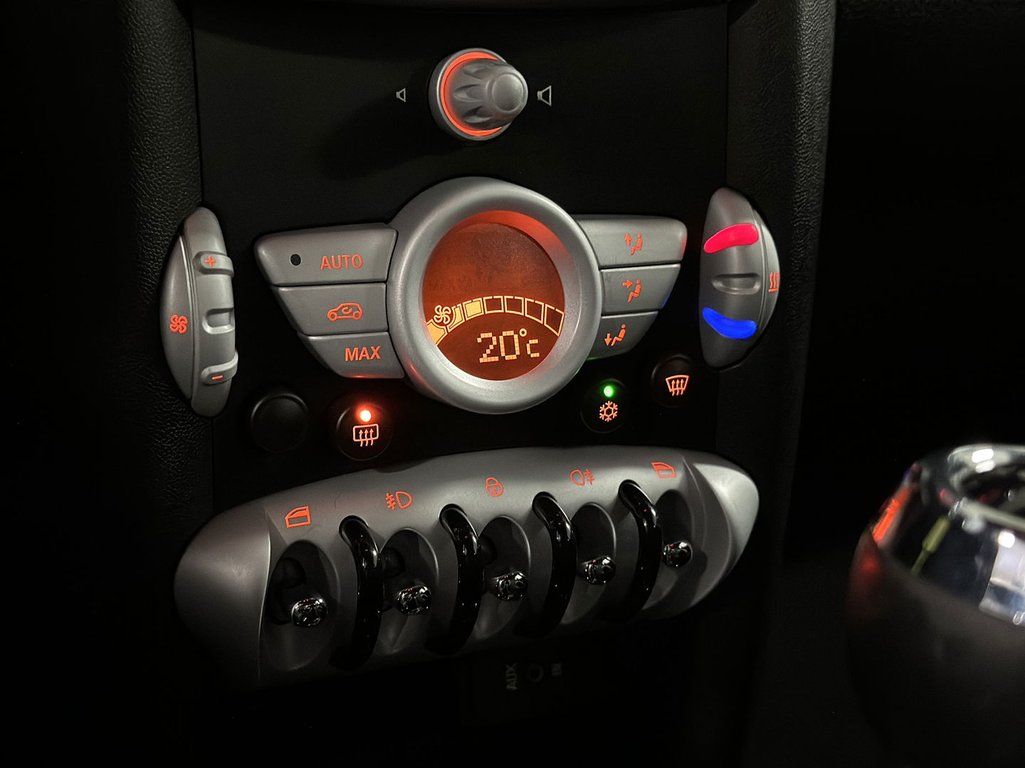 MINI Clubman 1.6 Cooper 3+1 Business Line | Origineel Nederlands | Cruise Control | Parkeersensoren Achter | 16" Lichtmetaal | Airconditioning | Centrale Deurvergrendeling |