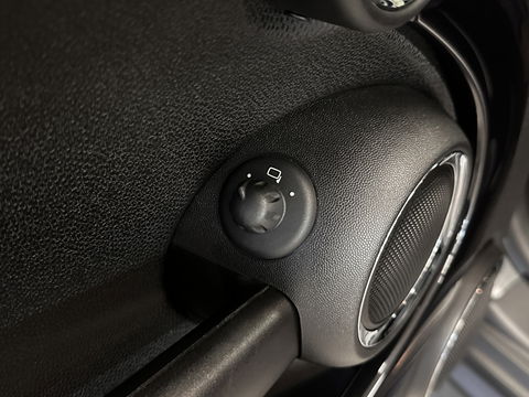 MINI Clubman 1.6 Cooper 3+1 Business Line | Origineel Nederlands | Cruise Control | Parkeersensoren Achter | 16" Lichtmetaal | Airconditioning | Centrale Deurvergrendeling |