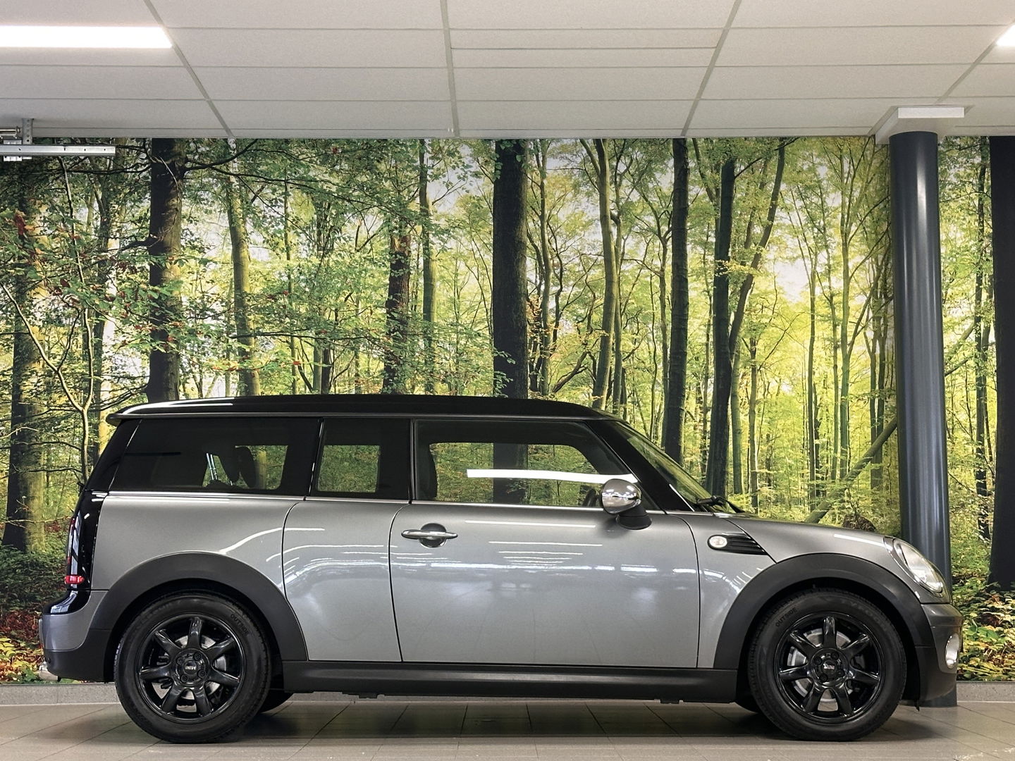 MINI Clubman 1.6 Cooper 3+1 Business Line | Origineel Nederlands | Cruise Control | Parkeersensoren Achter | 16" Lichtmetaal | Airconditioning | Centrale Deurvergrendeling |