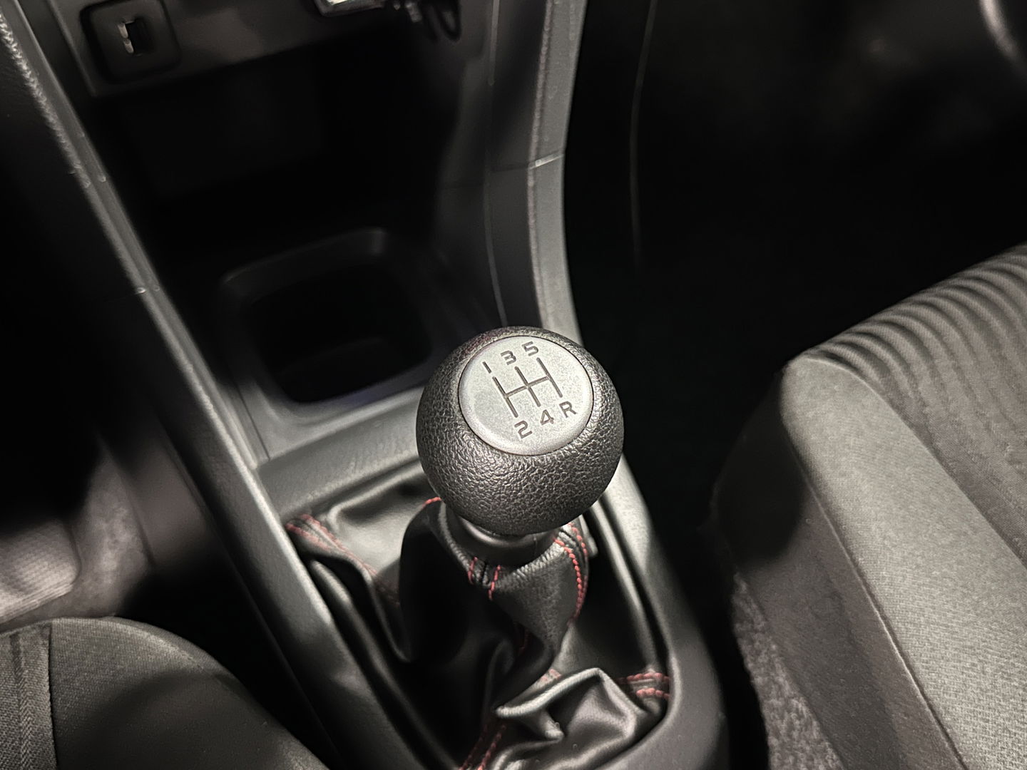 Suzuki Swift 1.2 Bandit EASSS | Origineel Nederlands! | Cruise Control | Airconditioning | Stoelverwarming | 16" Lichtmetaal | Bluetooth | Navigatie |