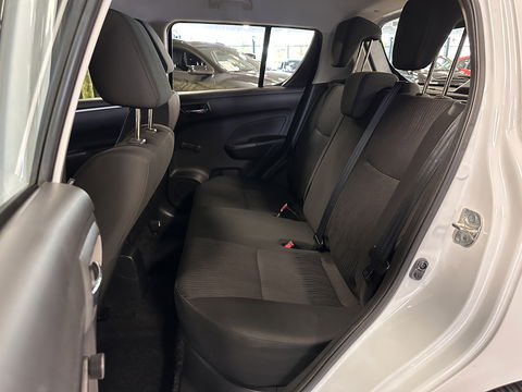 Suzuki Swift 1.2 Bandit EASSS | Origineel Nederlands! | Cruise Control | Airconditioning | Stoelverwarming | 16" Lichtmetaal | Bluetooth | Navigatie |