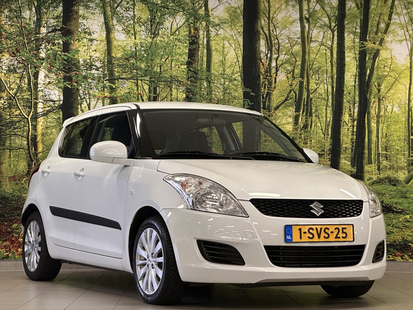 Suzuki Swift 1.2 Bandit EASSS | Origineel Nederlands! | Cruise Control | Airconditioning | Stoelverwarming | 16" Lichtmetaal | Bluetooth | Navigatie |