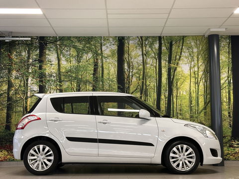 Suzuki Swift 1.2 Bandit EASSS | Origineel Nederlands! | Cruise Control | Airconditioning | Stoelverwarming | 16" Lichtmetaal | Bluetooth | Navigatie |