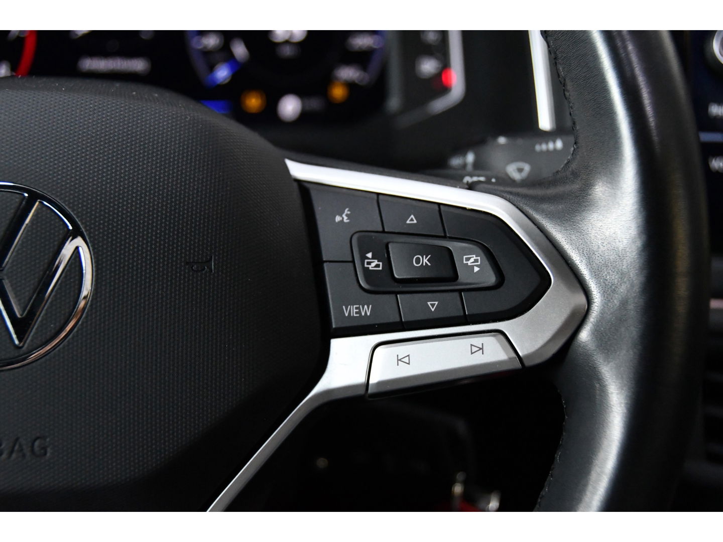 Volkswagen Taigo 1.0 TSI R-Line Business Pano/Aut/Side-assist