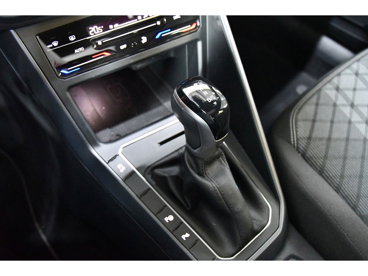 Volkswagen Taigo 1.0 TSI R-Line Business Pano/Aut/Side-assist