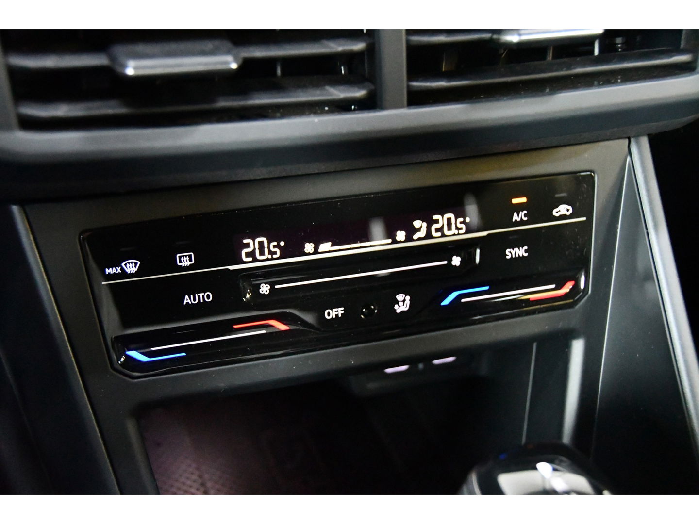 Volkswagen Taigo 1.0 TSI R-Line Business Pano/Aut/Side-assist