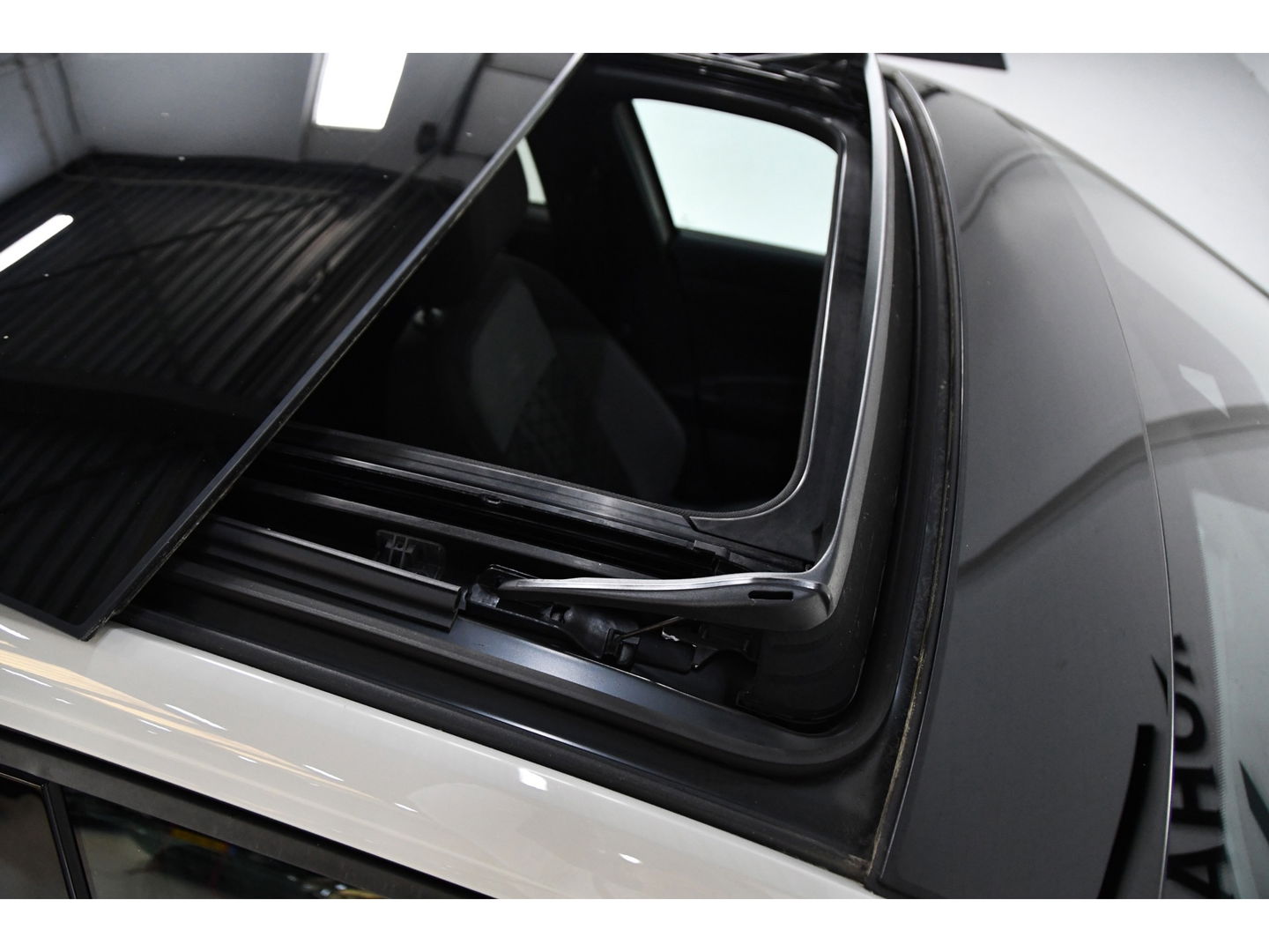 Volkswagen Taigo 1.0 TSI R-Line Business Pano/Aut/Side-assist