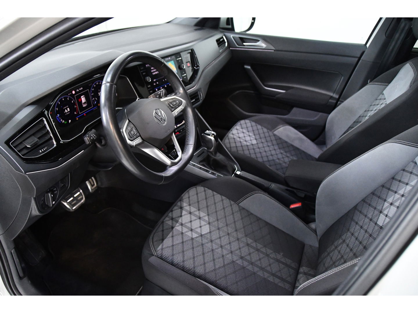 Volkswagen Taigo 1.0 TSI R-Line Business Pano/Aut/Side-assist