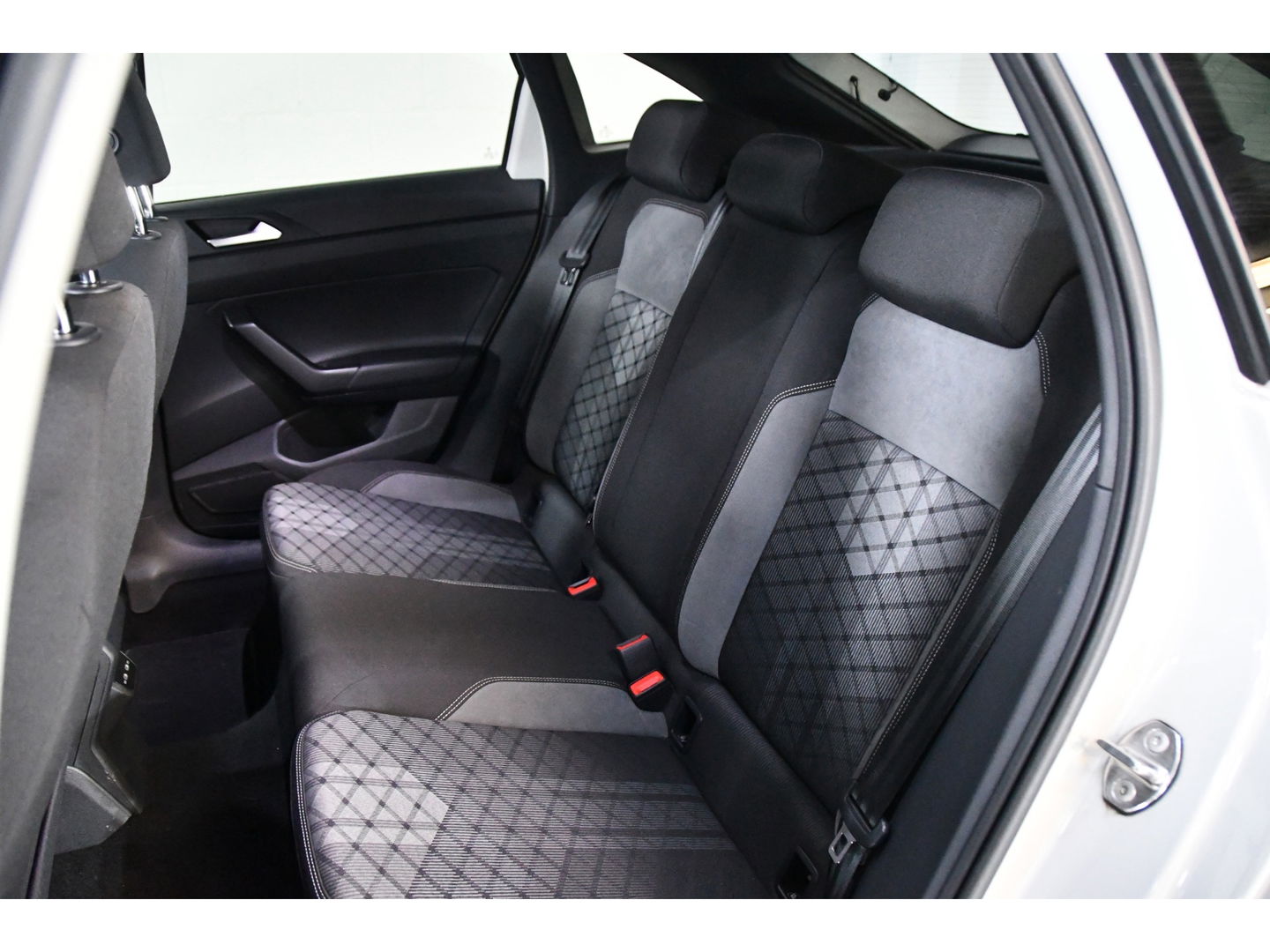 Volkswagen Taigo 1.0 TSI R-Line Business Pano/Aut/Side-assist