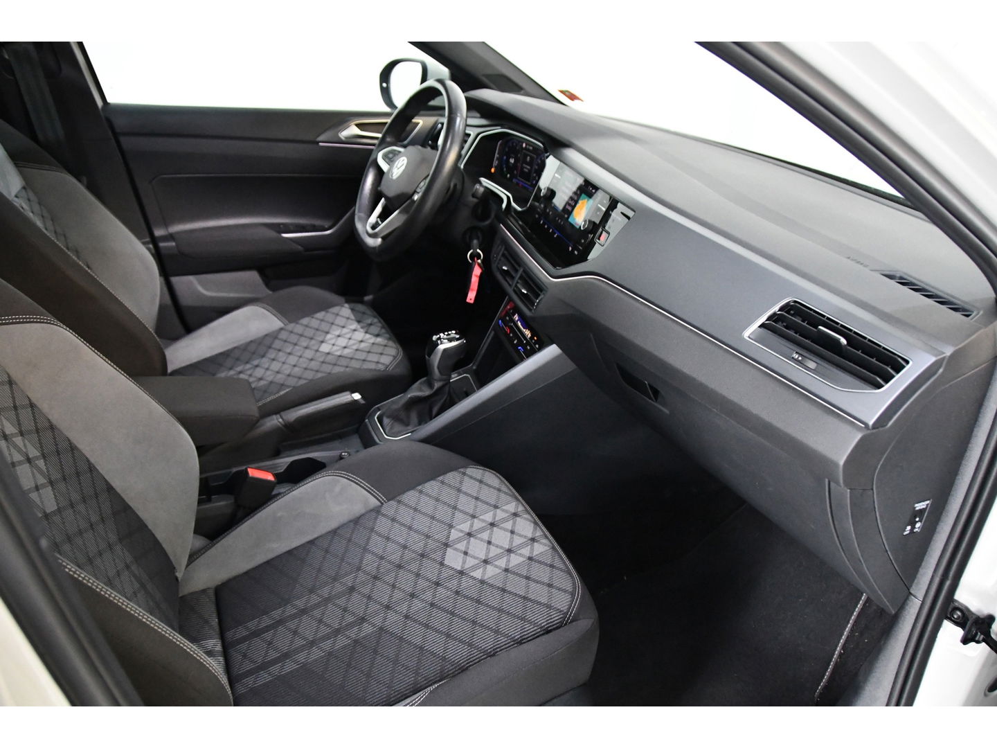 Volkswagen Taigo 1.0 TSI R-Line Business Pano/Aut/Side-assist