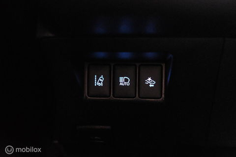 Toyota Yaris 1.5 VVT-i Bi-Tone | Camera | Dealer oh | 1e eig | Trekhaak | NL auto NAP | rijklaarprijs | 112 pk | Lane assist | Cruise |