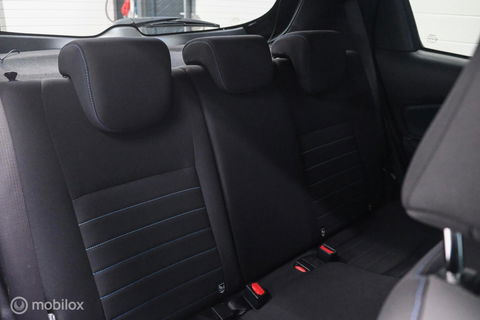 Toyota Yaris 1.5 VVT-i Bi-Tone | Camera | Dealer oh | 1e eig | Trekhaak | NL auto NAP | rijklaarprijs | 112 pk | Lane assist | Cruise |