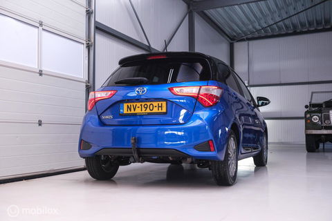 Toyota Yaris 1.5 VVT-i Bi-Tone | Camera | Dealer oh | 1e eig | Trekhaak | NL auto NAP | rijklaarprijs | 112 pk | Lane assist | Cruise |